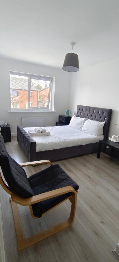 Free Car Park And Walk To Coop, Etihad, Piccadilly Manchester Exterior foto